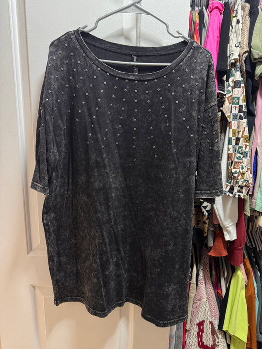 Black 2fly top with detail on top