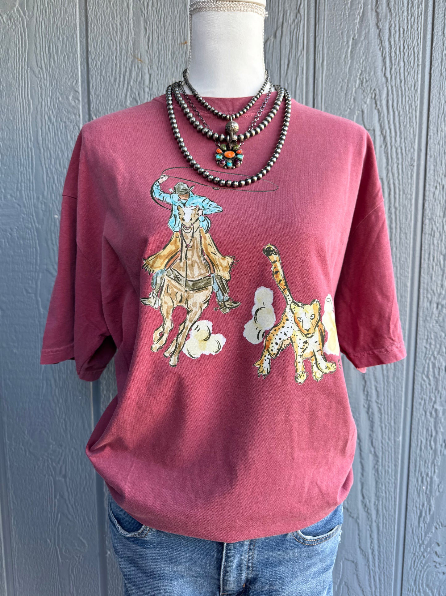 Dust and claws chase Top